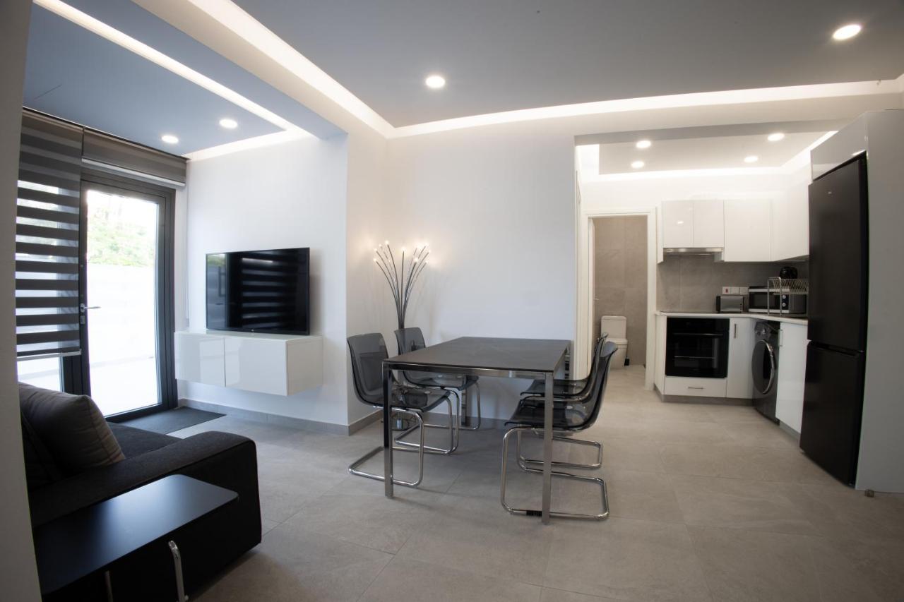 Phaedrus Living: Luxury Mackenzie Flat * Larnaca